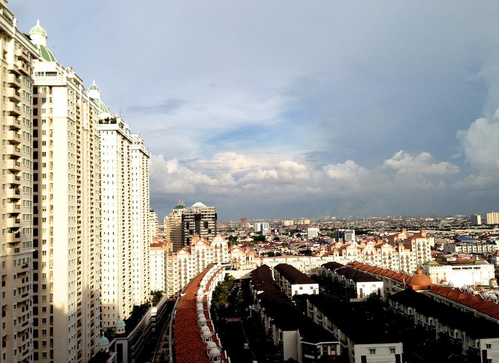Ravarine Suite Apartment Джакарта Экстерьер фото