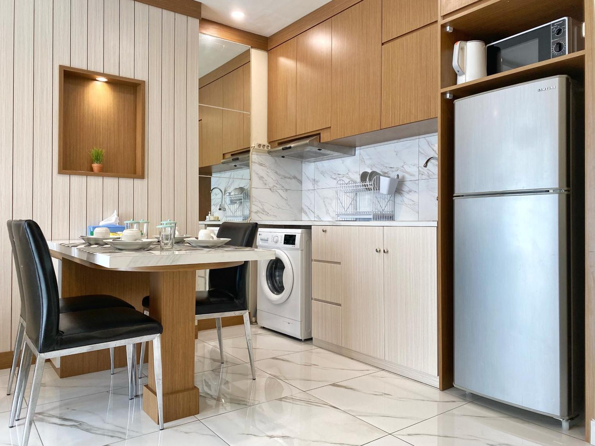 Ravarine Suite Apartment Джакарта Экстерьер фото