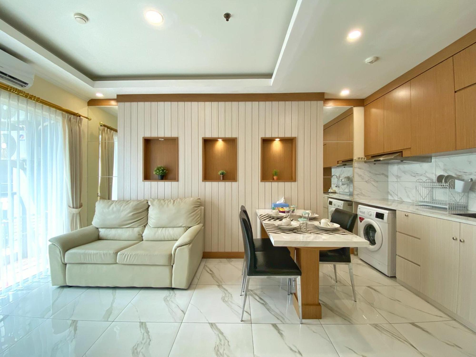 Ravarine Suite Apartment Джакарта Экстерьер фото