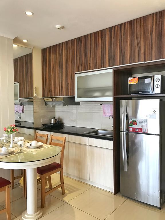Ravarine Suite Apartment Джакарта Экстерьер фото