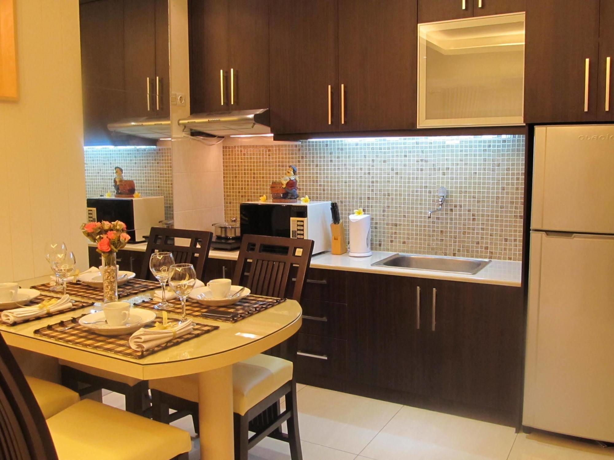 Ravarine Suite Apartment Джакарта Экстерьер фото